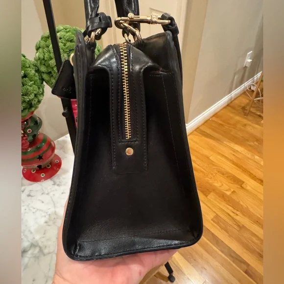 Coach - Zoe Carrycall - Black Leather and Signature Monogram Nice Condition 2019 - Picture 4 of 12